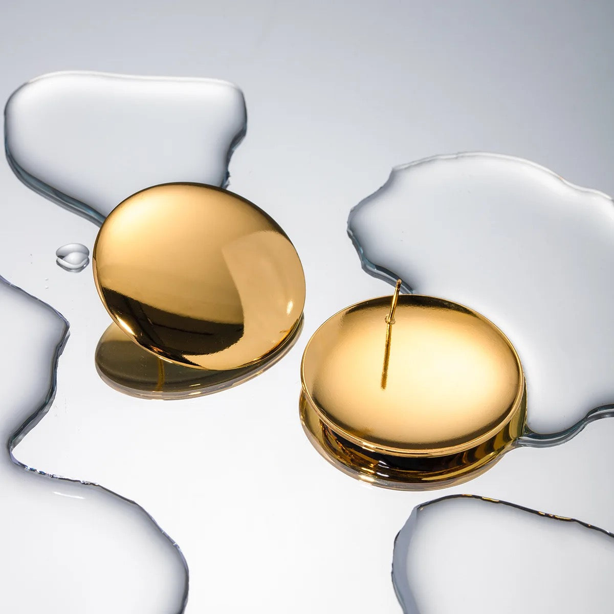 CHUNKY GOLD ROUND STUDS