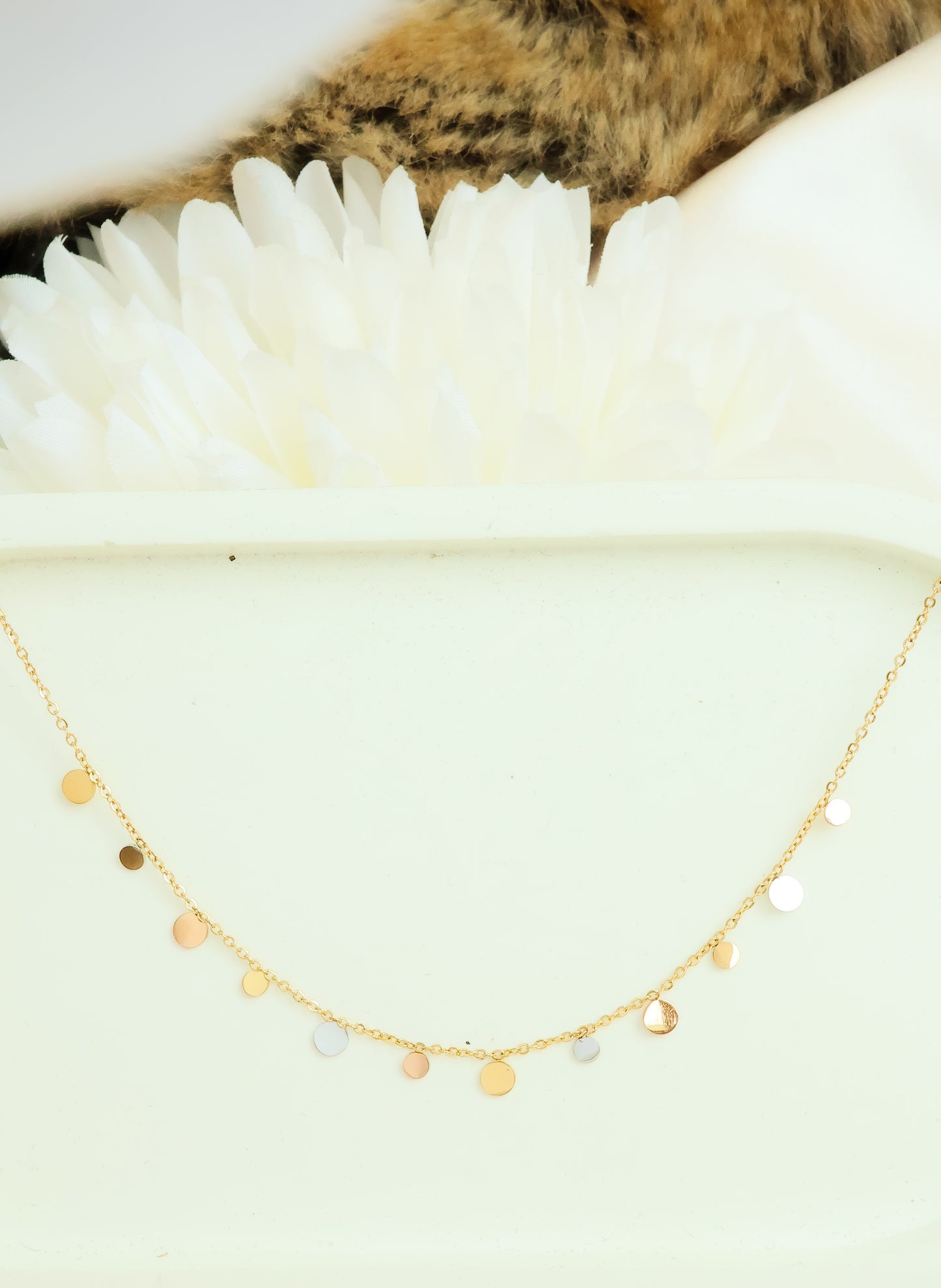 OLIVIA NECKLACE
