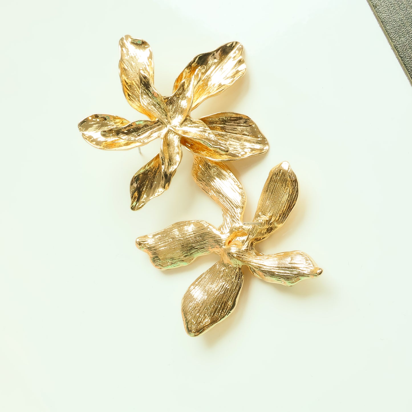 GERANIUM EARRINGS