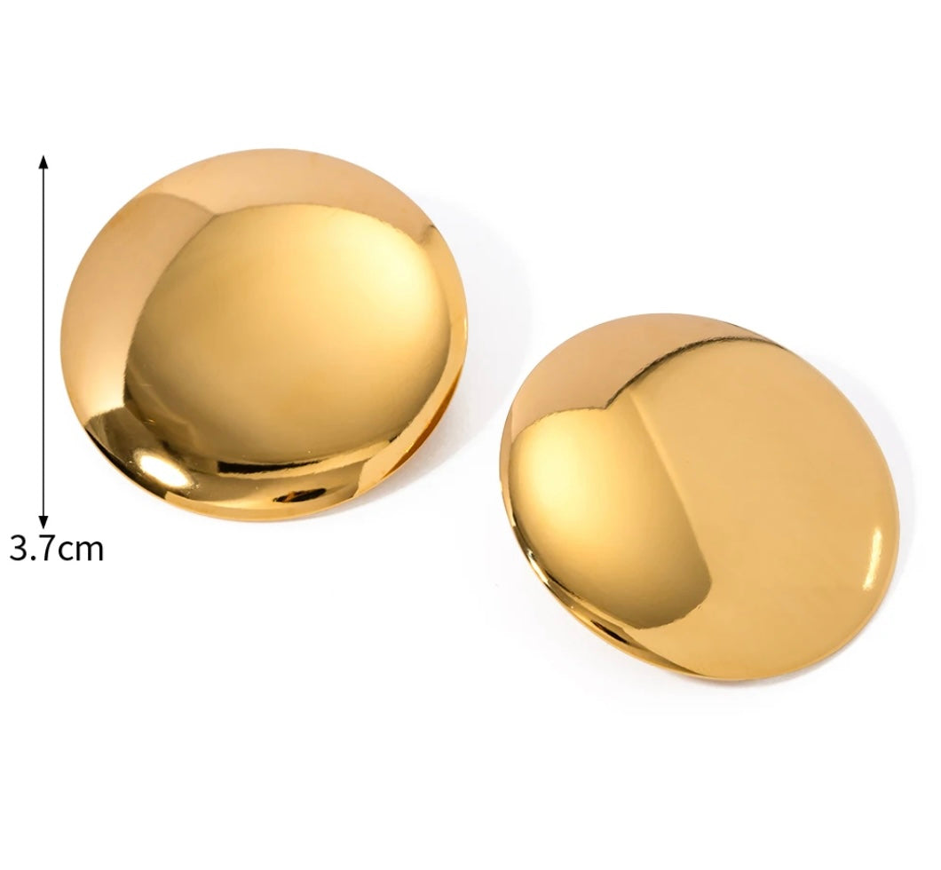 CHUNKY GOLD ROUND STUDS