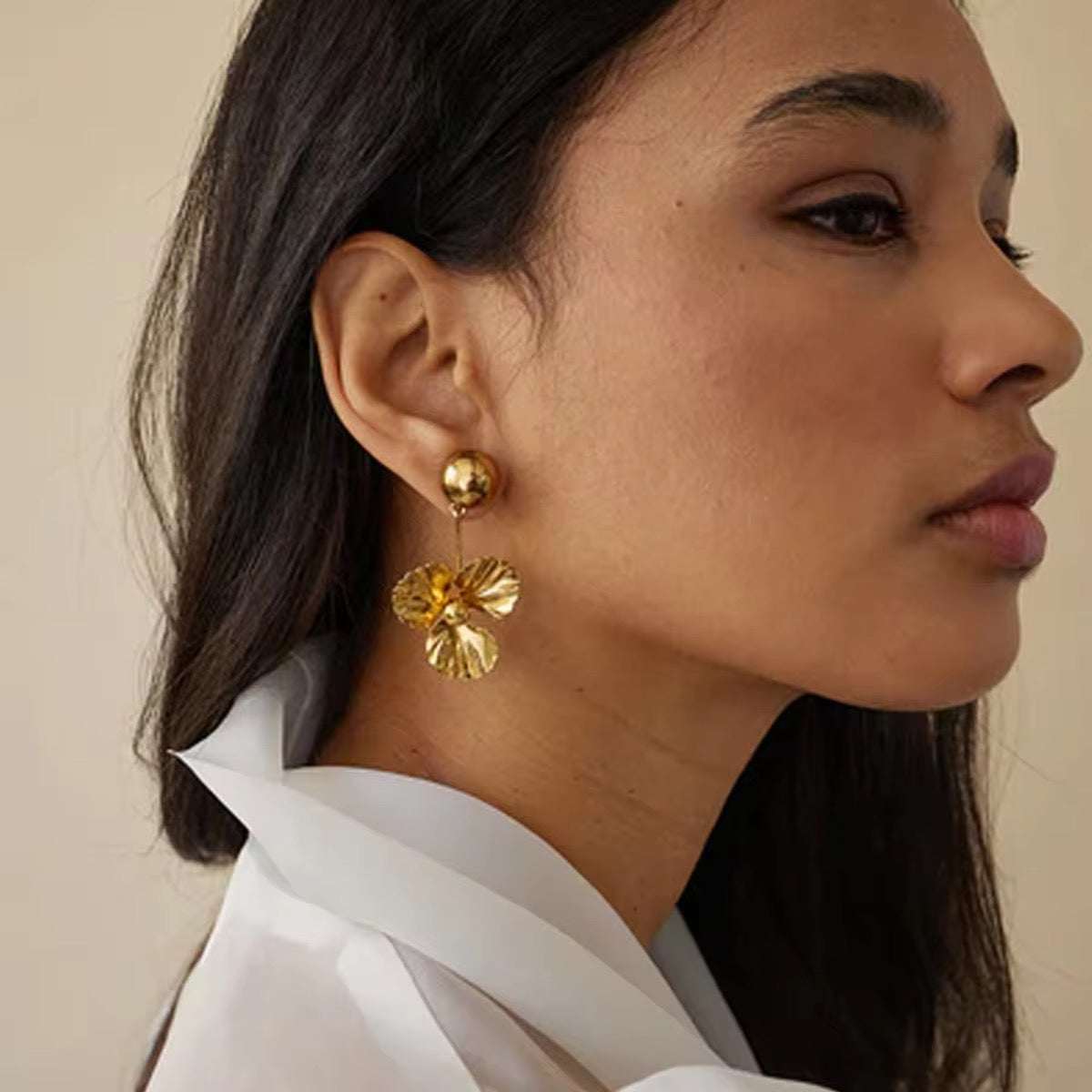 Mariposa lily dangle earrings