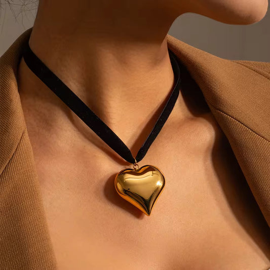 Kate gold heart necklace