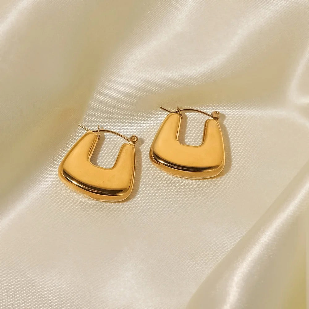 MINIMALIST U SHAPE HOOP EARRINGS
