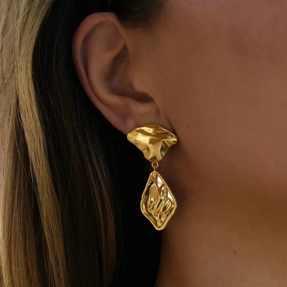 LEAF DROP GOLD EARRINGS