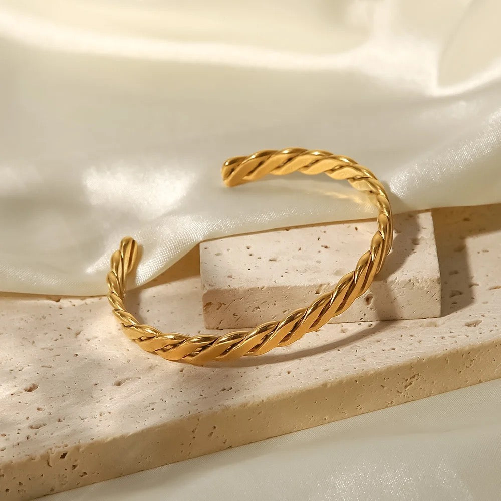 PLEATED BRACELET