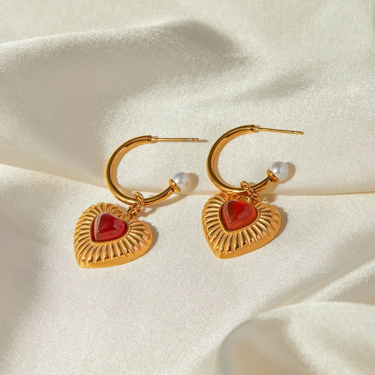 VINTAGE ELLE HEART EARRINGS