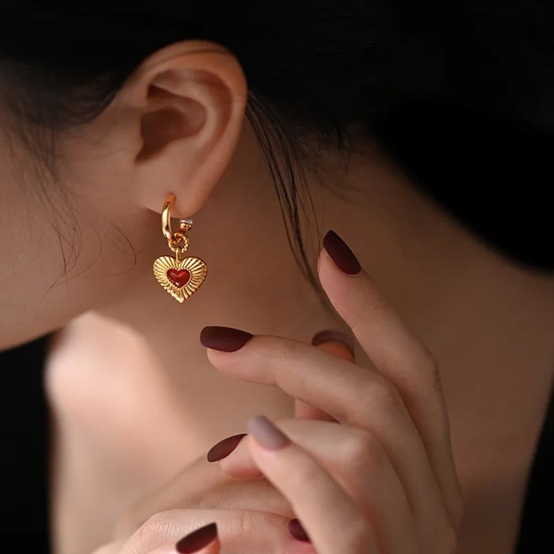 VINTAGE ELLE HEART EARRINGS