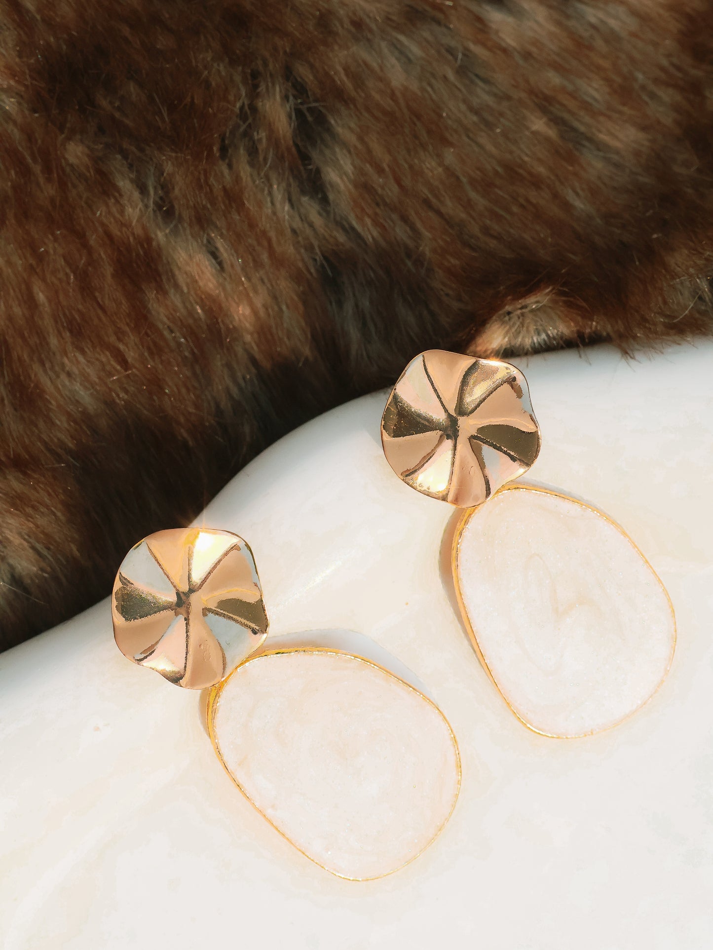 WHITE FLAT ROCK EARRINGS