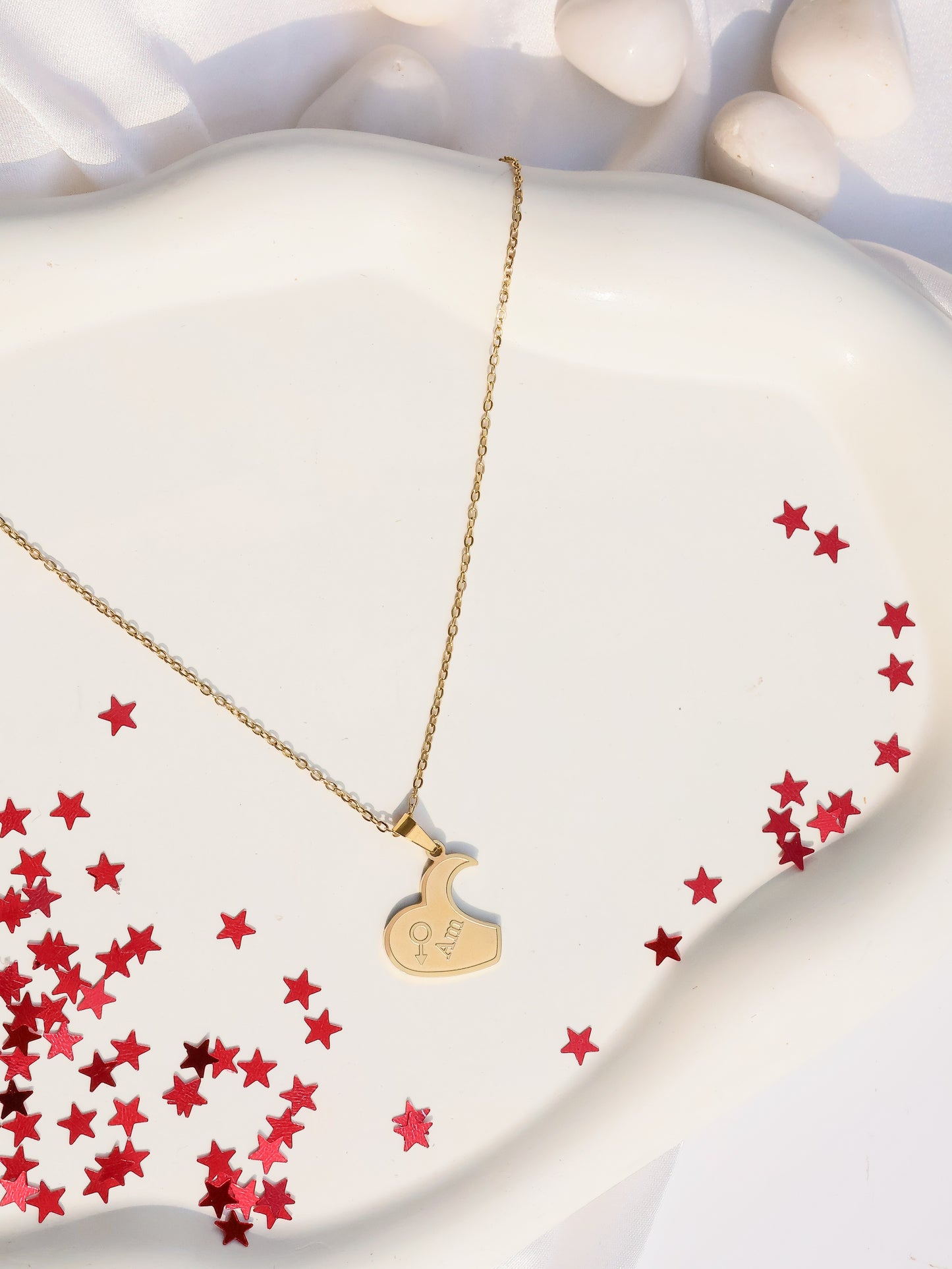 AMOUR FITS IN HEART NECKLACE