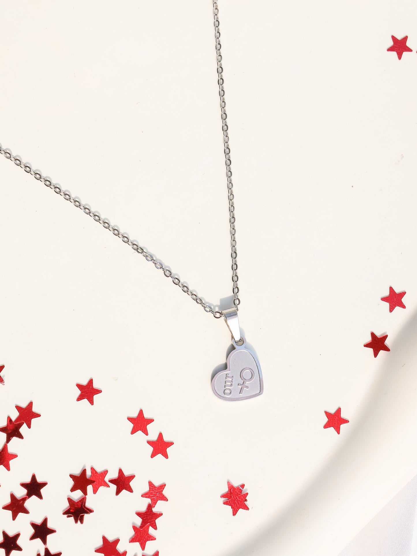 AMOUR FITS IN HEART NECKLACE